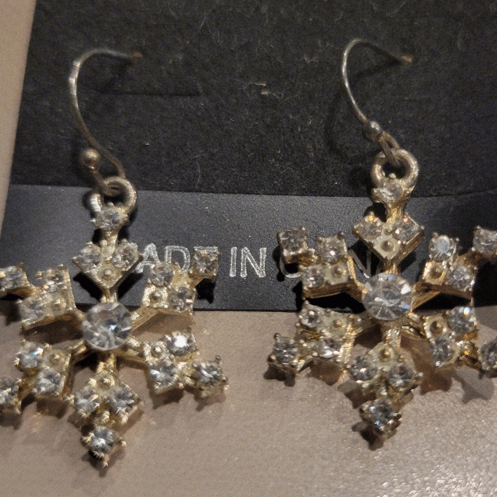 Elegant Gold Snowflake Earrings